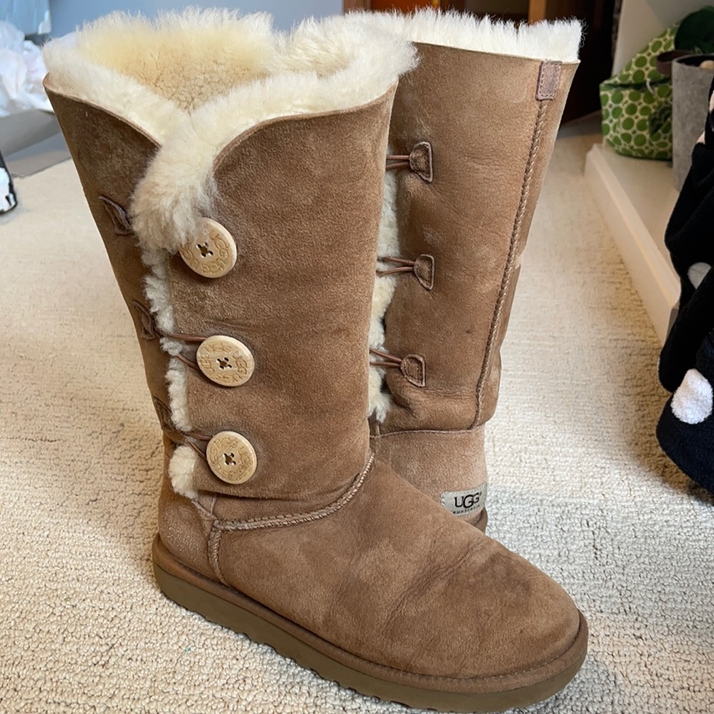 Tall Bailey button UGGS